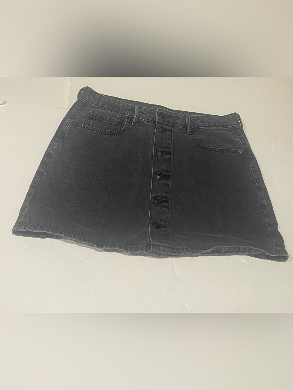 American eagle sz 8 distressed Black Button-Front Mini Skirt